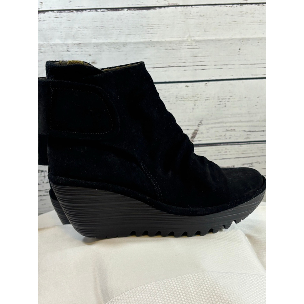 Women's FLY LONDON Black Suede Ankle Boots US 5.5 Gold Interior - Picture 4 of 12